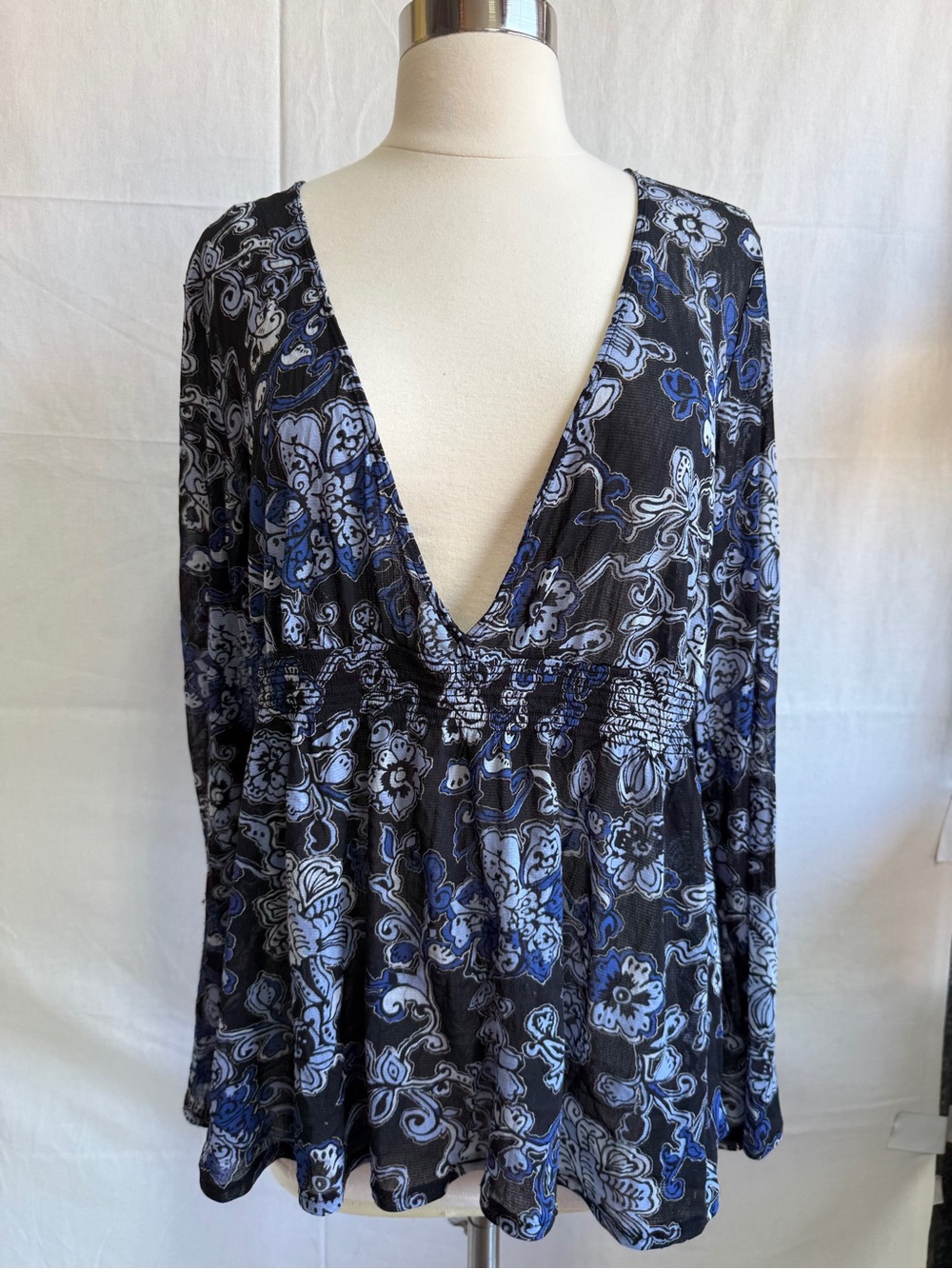 Deep V Floral Peplum Blouse in Black and Blue